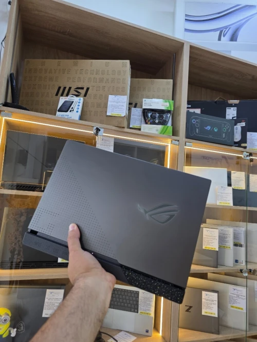ASUS ROG STRIX  G15  Ryzen 7 6800H & RTX 3070Ti (16GB /512 GB )