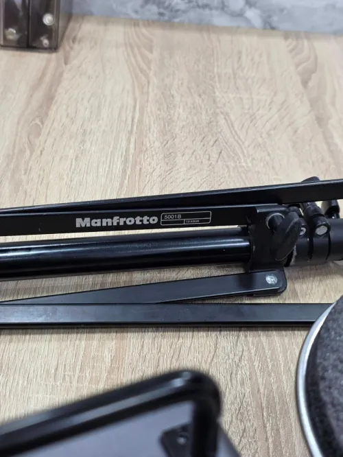 Éclairage professionnel Neewer HB-80B + Pied Manfrotto original