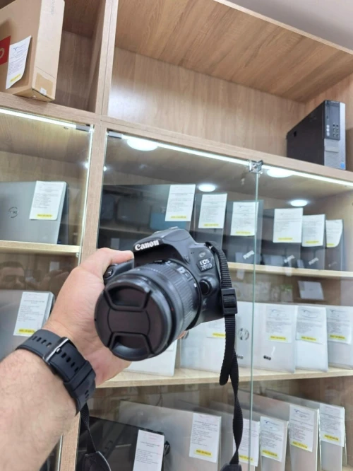 Canon EOS 200D +  Objectif (18-55 )24,2 MP pour des photos ultra nettes