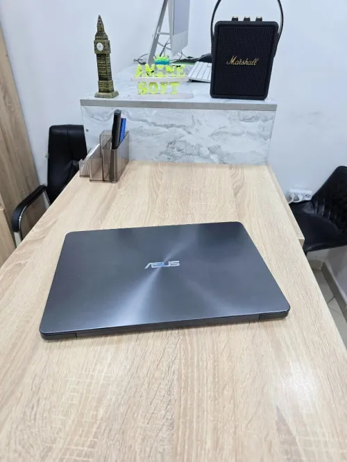ASUS ZENBOOK 14" i7 7500U 8GB/256Gb SSD 