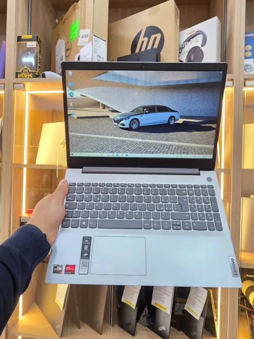 LENOVO IDEAPAD 3  Ryzen 7 3700U 8GB /256 GB SSD