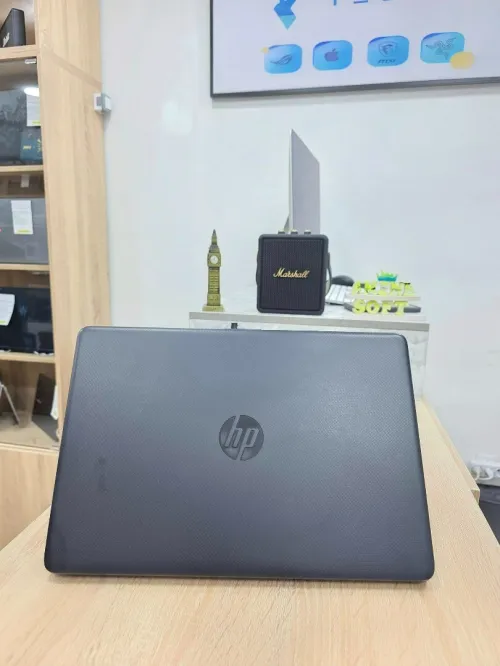 HP LAPTOP 15s  15.6" i3 1005G1 8GB /256GB