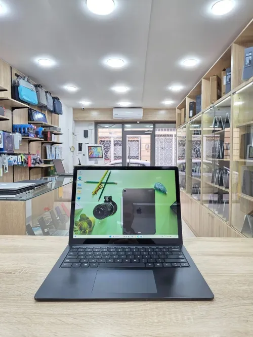 Microsoft Surface Laptop 5  13.5" tactile   i7 1265U 16GB /256GB( FIH  cha3ra f ecran 
