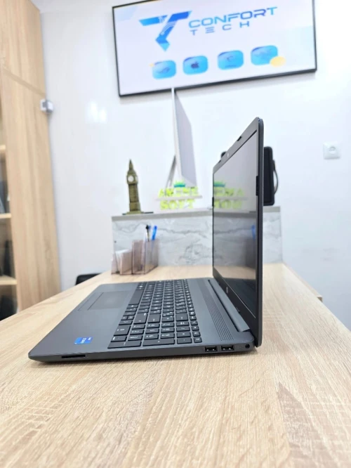 HP Laptop 250 G9  15.6" i7 1265U  16GB/512GB