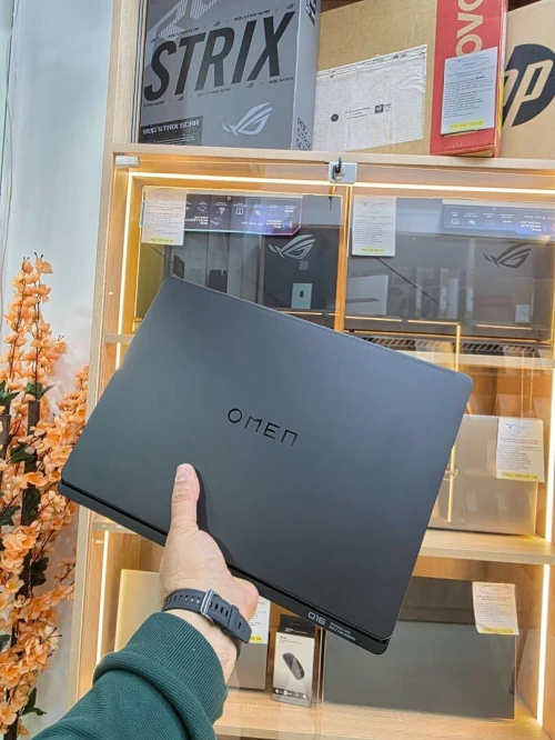 [VENDU ]HP OMEN MAX 16 Ultra 9 275HX / RTX 5070 Ti 12GB ( 32GB /1TB)