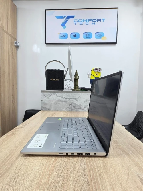 ASUS Laptop 15" i5 8265U & NVIDIA MX 110