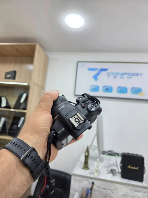 Canon EOS R100 + Objectif RF-S 18-45mm