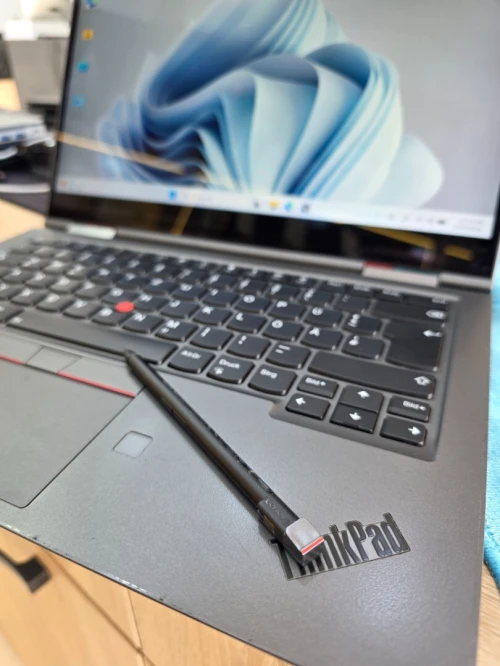 LENOVO THINKPAD X1 YOGA   14 " 4k Tactile  i7 8565U 16GB/1TB