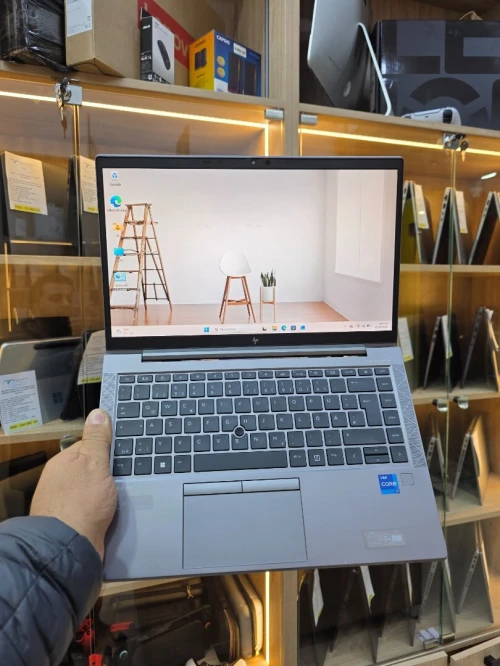 HP ZBOOK FireFly 14 G8 14 i7 1165G7 & Nvidia T500 4GB (16 GB /1TB)
