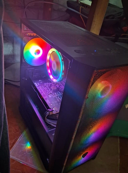 pc gamer Ryzen 5 5600 RX580 + écran + clavier et souris