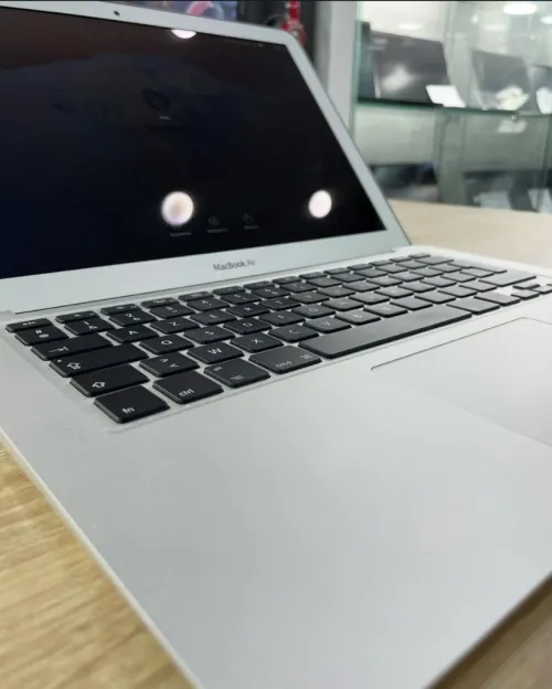 MacBook air2017 i5 8gb 128ssd cycle4