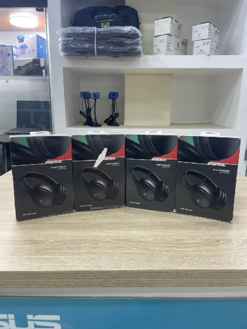Bose Quietcomfort headphones 