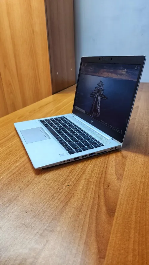 HP ELITEBOOK 745  RYZEN 5 PRO 3500U 8Go 256 SSD RADEON VEGA 8 ecron 14 FHD TACTILE QWERTY