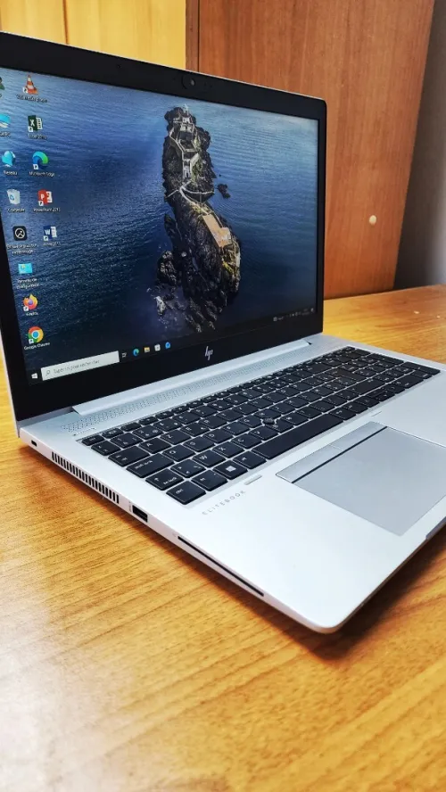 HP ELITEBOOK 755 G5 RAYZEN 3 PRO 2300U 2.00Ghz 8Go 256 SSD AMD RADEON 15.6 FHD AZERTY
