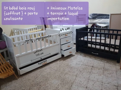Lits bébé bois rouge et hêtre 