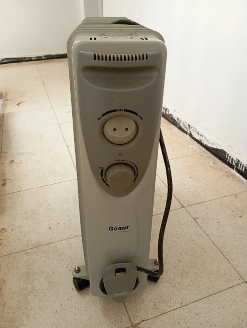 مدفأة كهرباء زيتية    