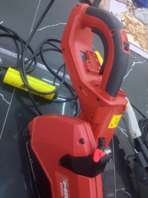 Découpeuse hilti dch300-x année 2019 presque Neuf 