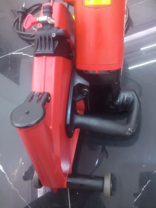 Découpeuse hilti dch300-x année 2019 presque Neuf 