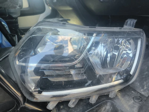 Phare avant gauche Dacia Duster