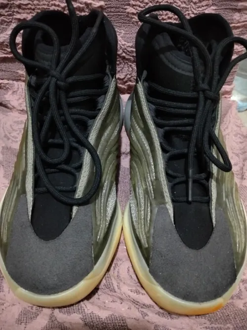 ADIDAS YEEZY boost