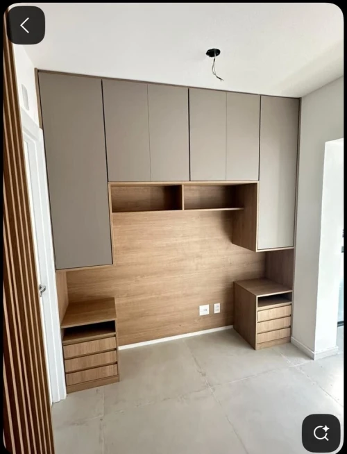 Chambre à coucher tête lit pour plus d'espace d'arrangement
