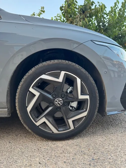 Volkswagen Golf 8 2025 R-Line