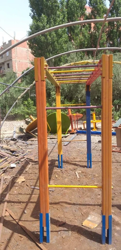 Toboggan Balançoire Bascule Tourniquet Échelle jeux de ressort