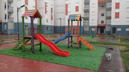 Airs de jeux , toboggan , Balançoire , Balançoire a ressort , tourniquet , figurine 
