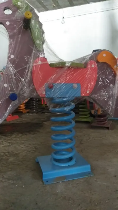 العاب التسلية للمنتزهات و الحدائق Toboggan , balançoire , bascule, figurine