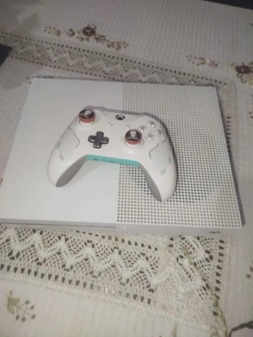 XBOX one S 1TB