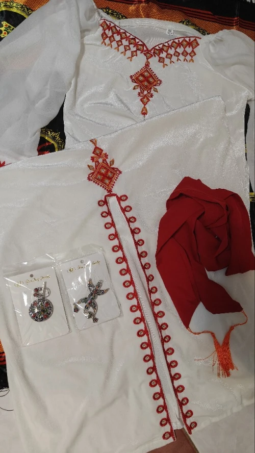 Robes kabyles en velour 9adiffa classe et modernes
