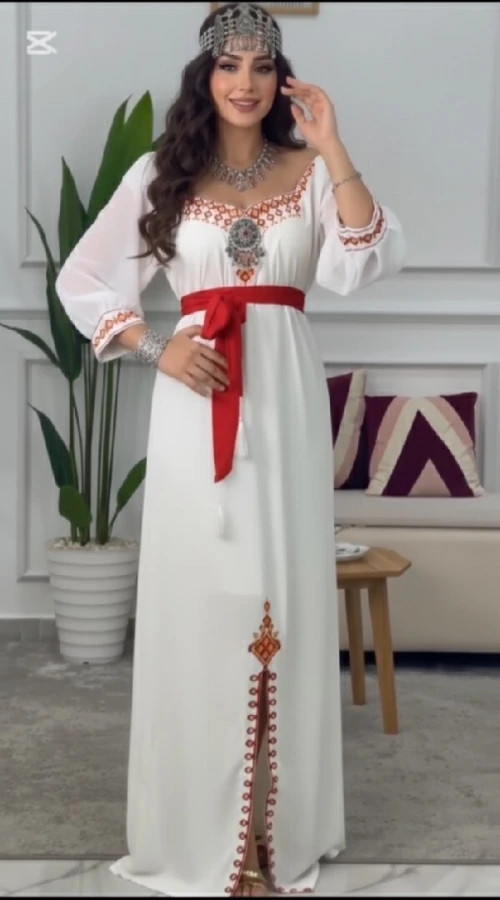 Robes kabyles en velour 9adiffa classe et modernes