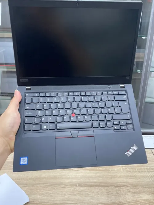 Thinkpad T490/i5-8365U /256ssd /16ddr4/14pouce FHD/Intel Graphique .