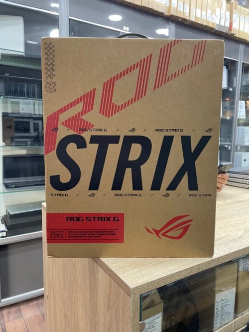 ASUS ROG STRIX G614P R9-8940HX 16DDR5-1000Go RTX5060 8GDDR7