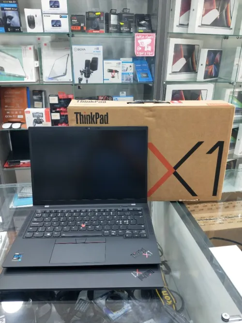 THINKPAD X1 CARBON i7 11EME RAM 16GO 1TB SSD