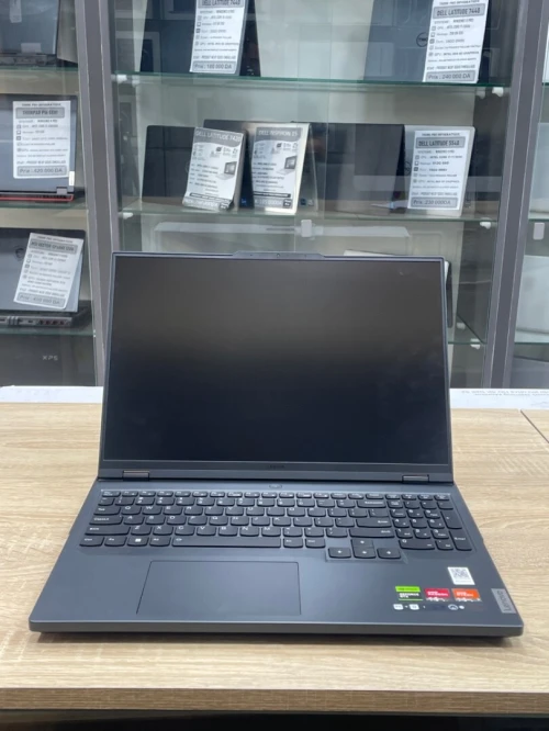Lenovo Legion 5 Pro R7 7745HX 3.00 / 512 SSD - 16DDR5 5200 mhz/ 16 PouceFHD / RTX 4070 8 Go 