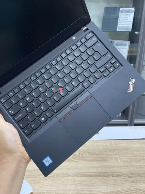 Thinkpad T490/i5-8365U /256ssd /16ddr4/14pouce FHD/Intel Graphique .