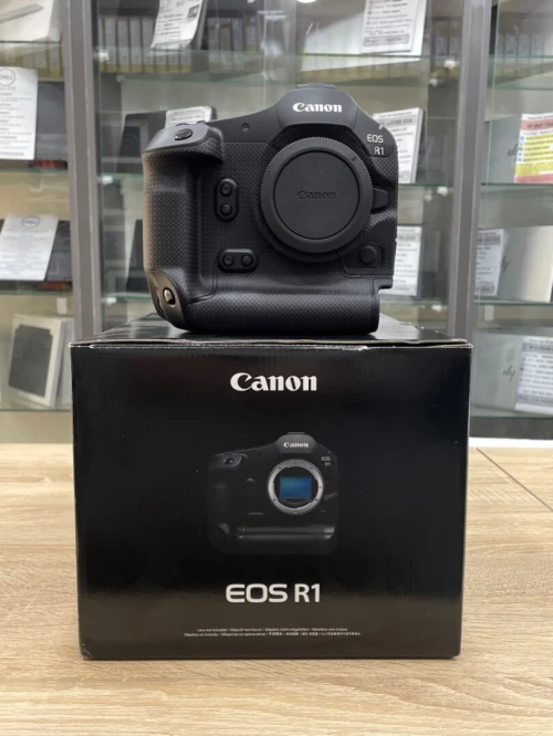 CANON R1 2025 