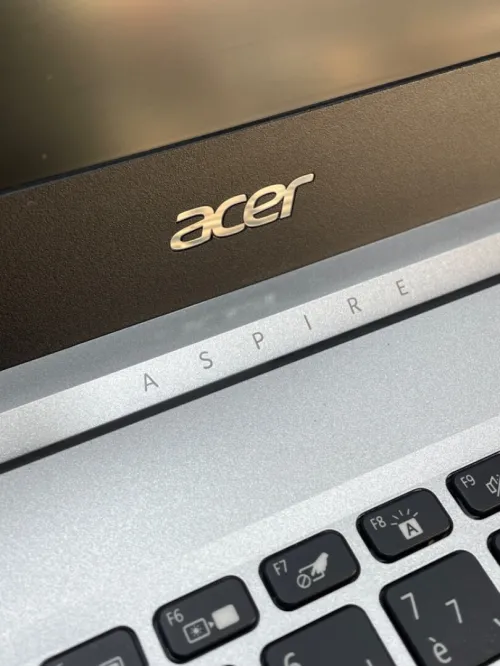 ACER ASPIRE 5 i7-10510U 8ddr4-256ssd 14 Pouce FHD INTEL UHD GRAPHIQUE AZERTY