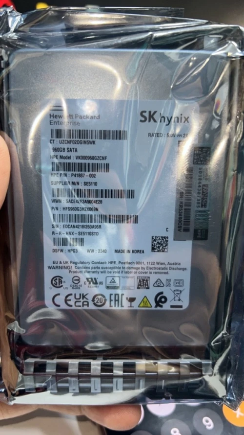 DISQUE SSD 960G SATA POUR LES SERVEURS ET STATION DE TRAVAILLE P40498-B21 