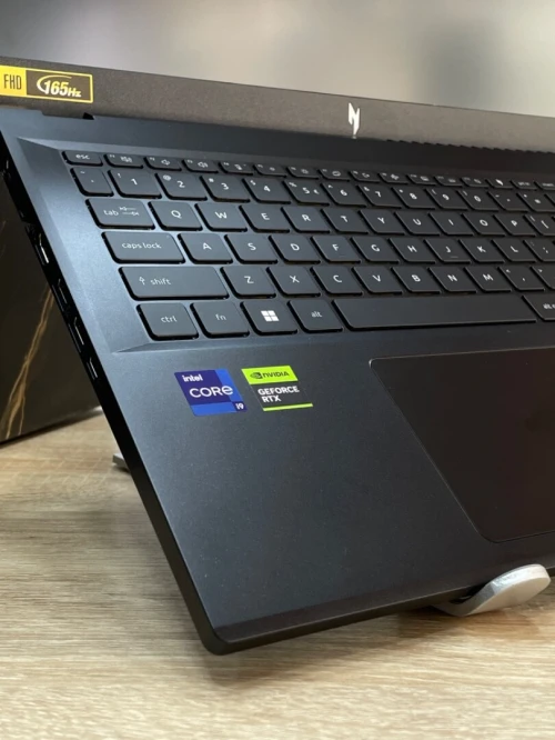 ACER NITRO V15 i9-13900H 32ddr4-512SSD RTX 5060 8go GDDR7 15POUCE FHD 165HZ