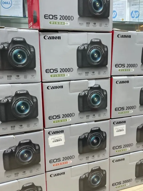 Canon EOS 2000D + Objectif EF-S 18-55mm KIT 3