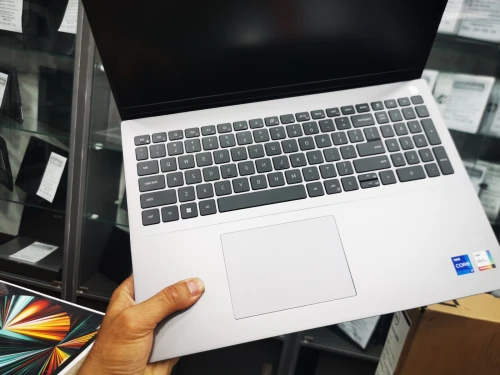 DELL VOSTRO 5620 I7 12ÈME 16GB 512GB 