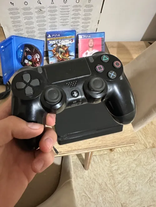 Ps4 slim
