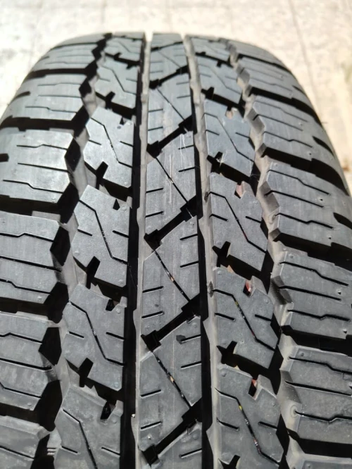 265/65/17 brigiston pneu toyota Hilux GR Revo