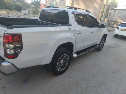 Mitsubishi L200 2022 Doube cabine Evolution