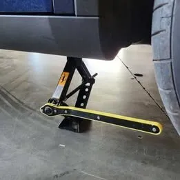 رافعة ميكانيكية (Scissor Jack) crique voiture