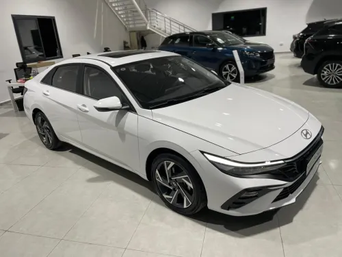 Hyundai ELANTRA 2025 