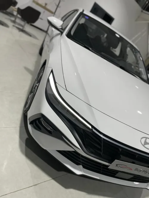 Hyundai ELANTRA 2025 