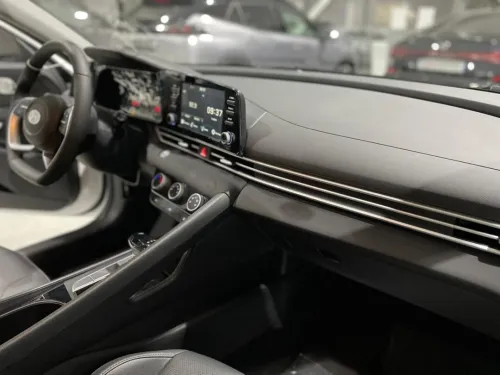 Hyundai ELANTRA 2025 